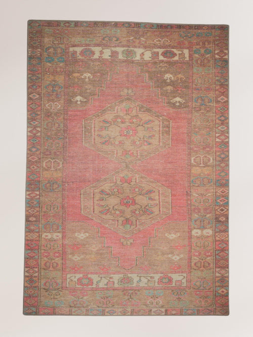 Vintage rug Ceren Lomé