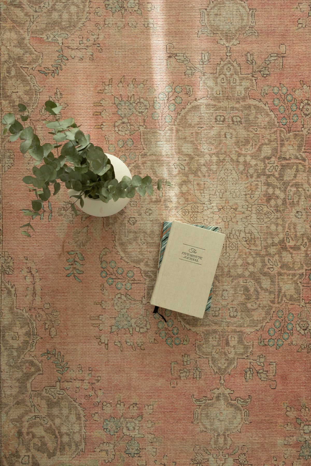 Vintage rug Ozge Lomé