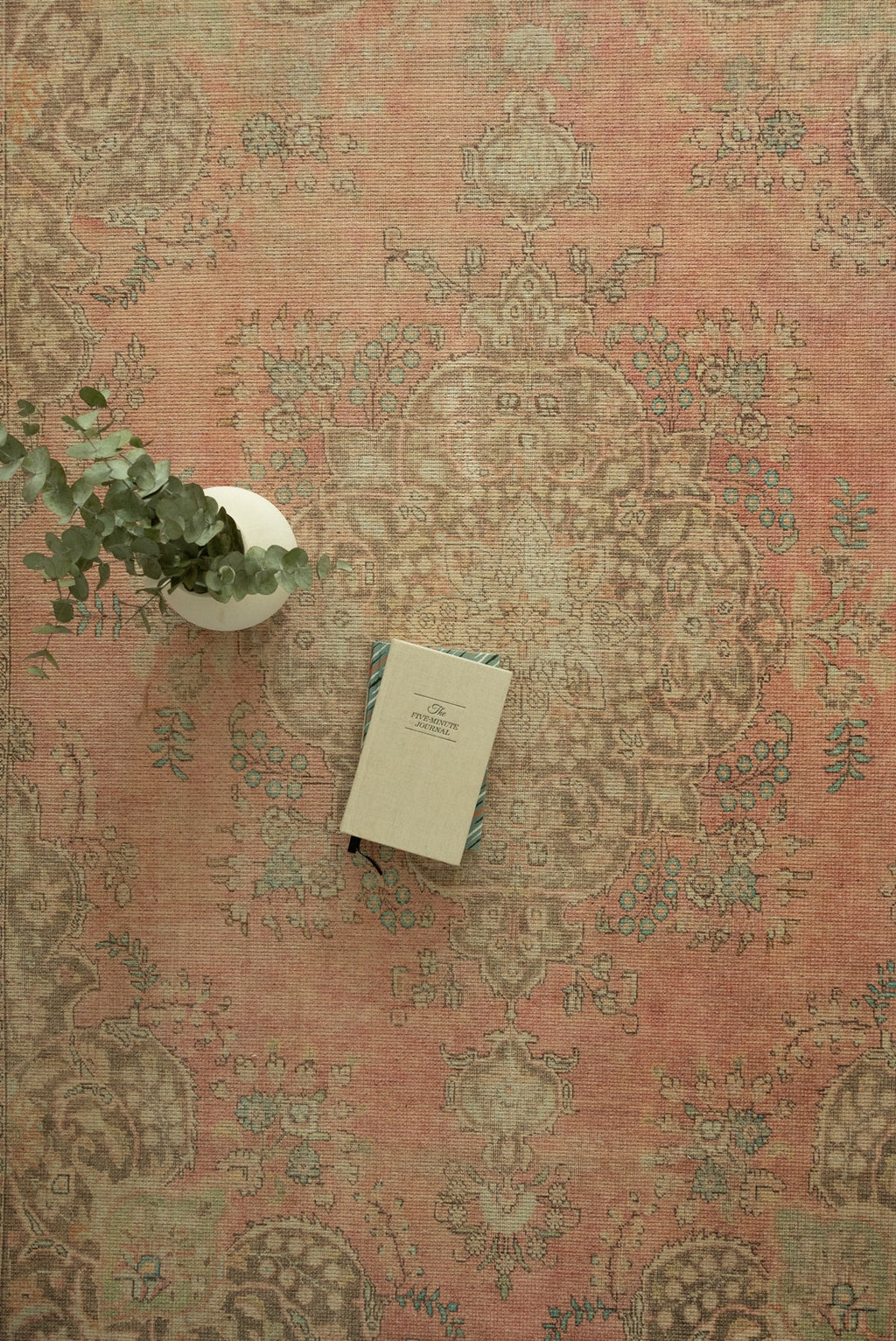 Vintage rug Ozge Lomé