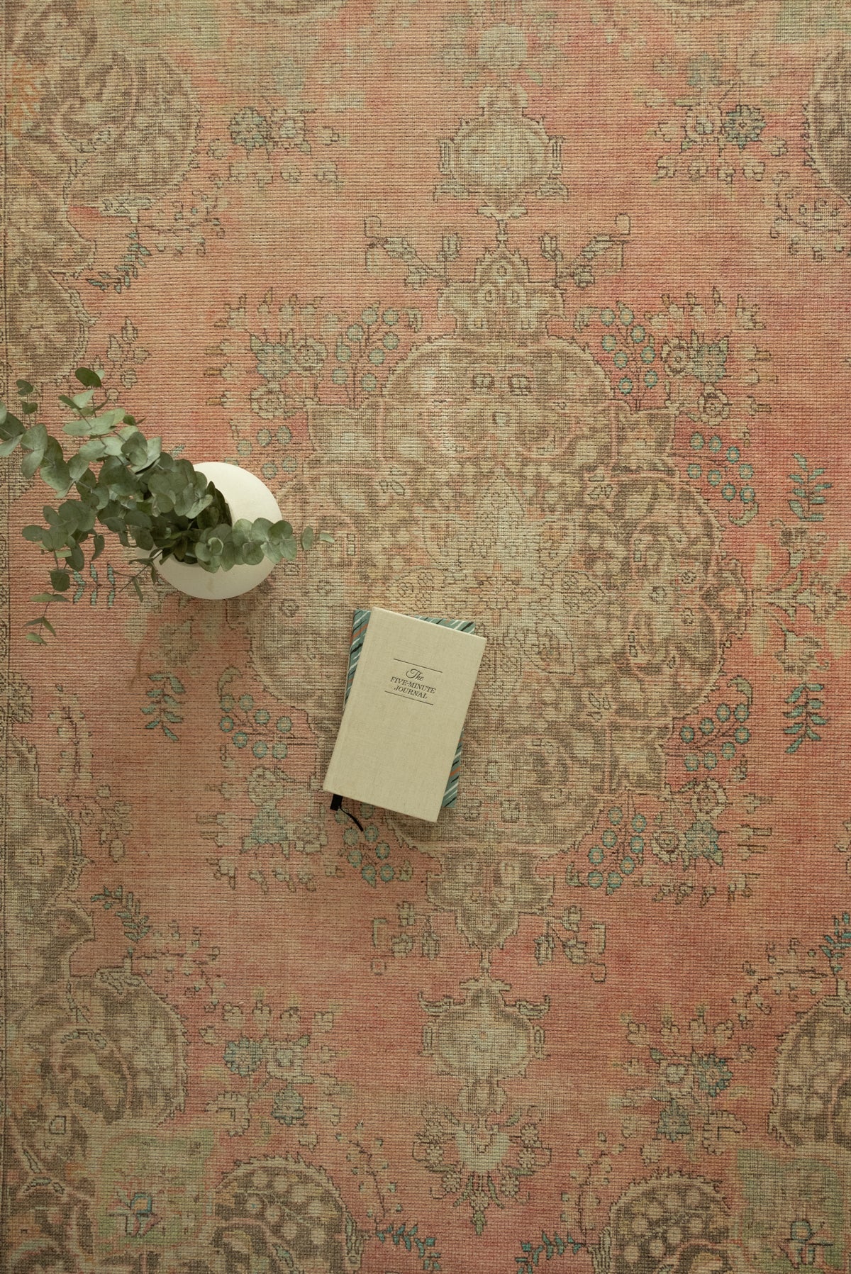 Vintage rug Ozge Lomé