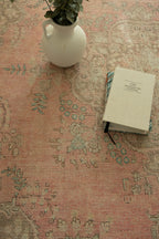 Vintage rug Ozge Lomé