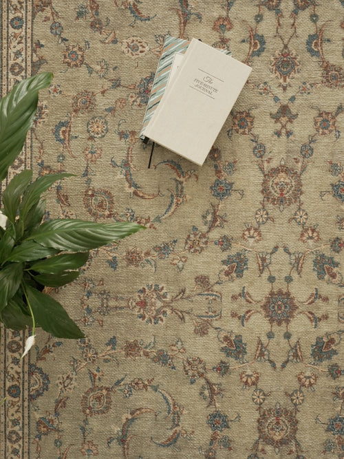 Vintage rug Binnur Vera