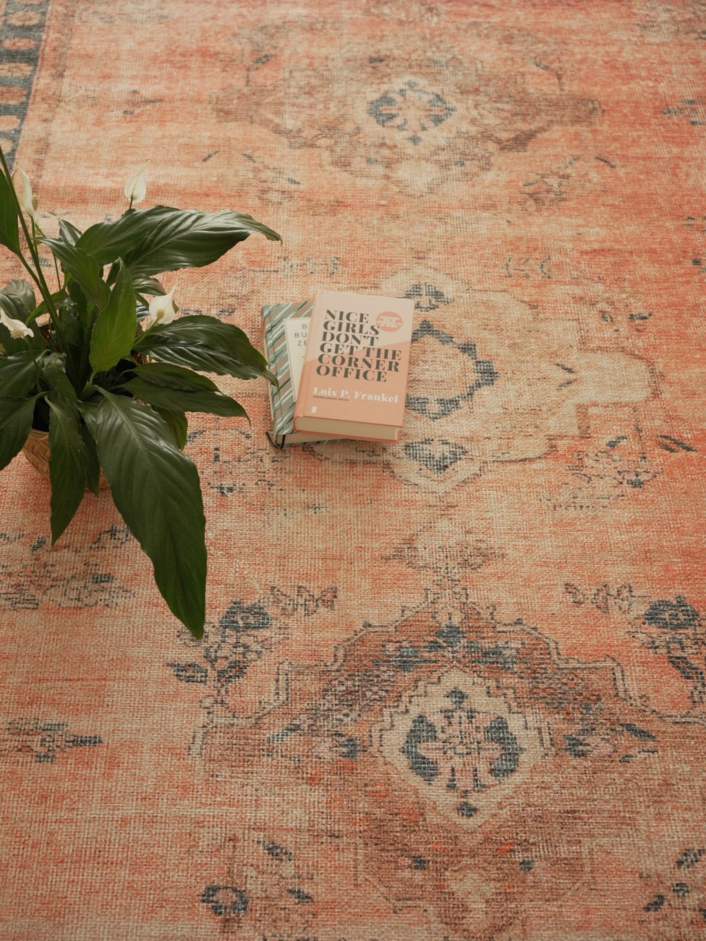Vintage rug Elmas Vera
