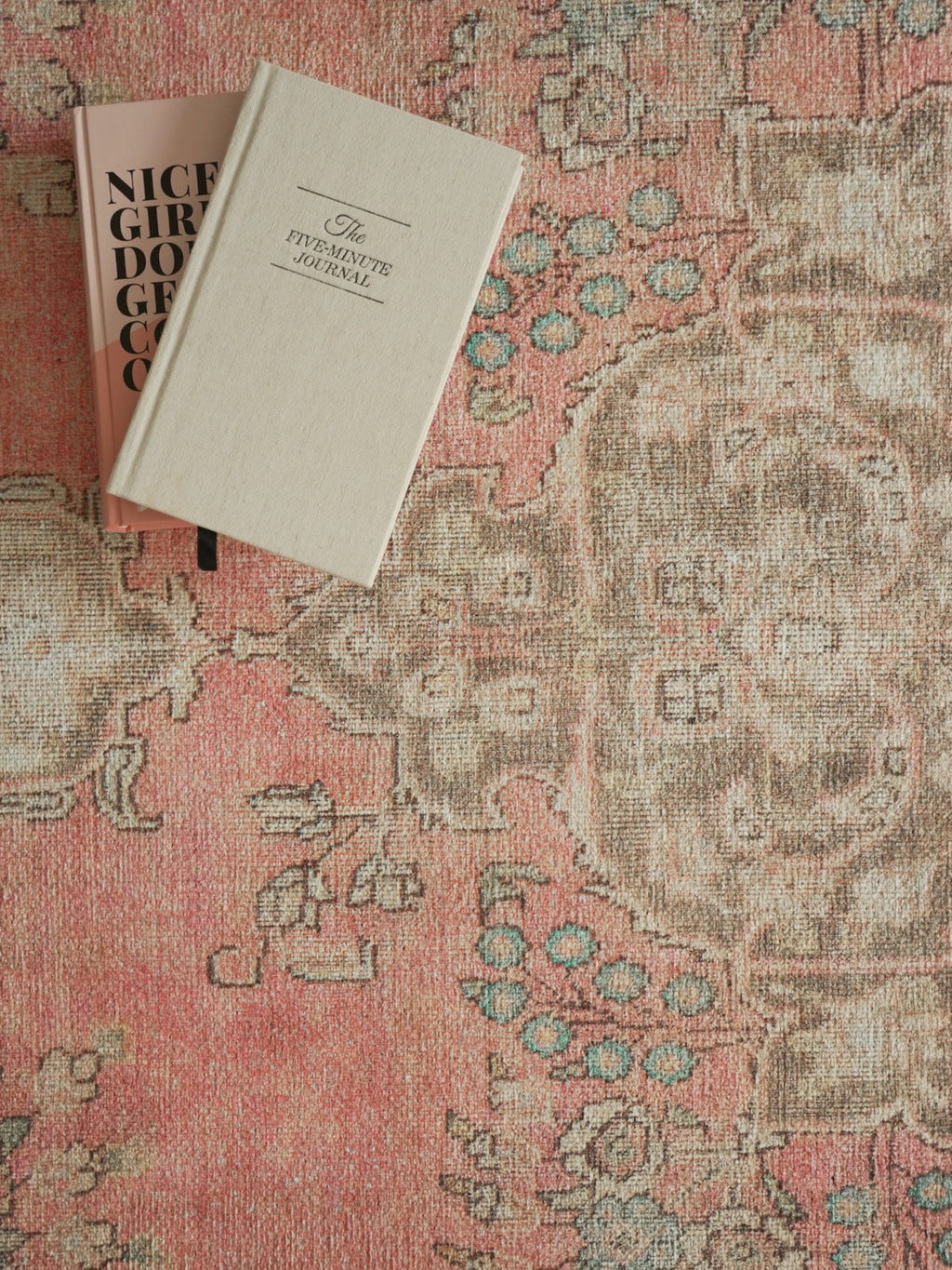 Vintage rug Iclal Vera