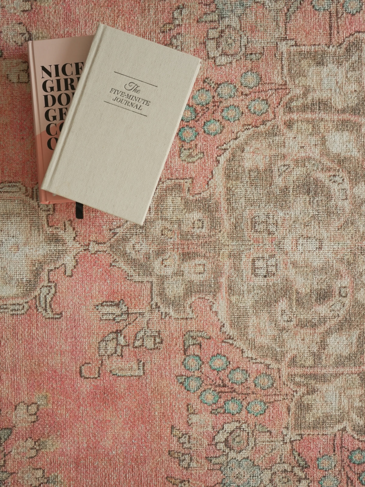Vintage rug Iclal Vera