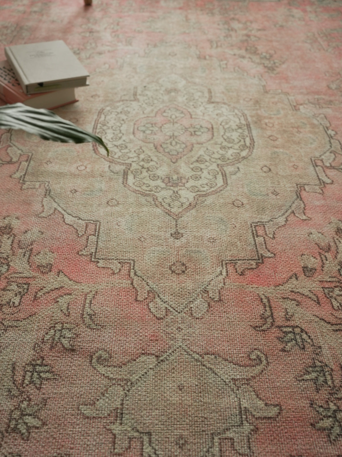 Vintage rug Fatma Vera