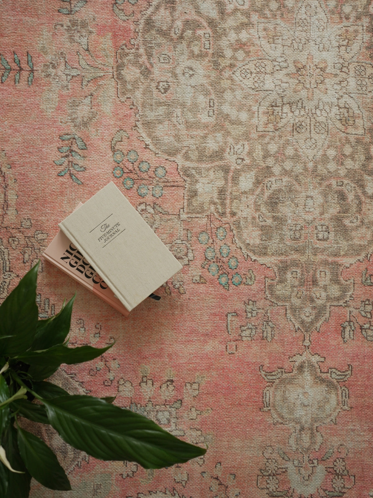 Vintage rug Iclal Vera