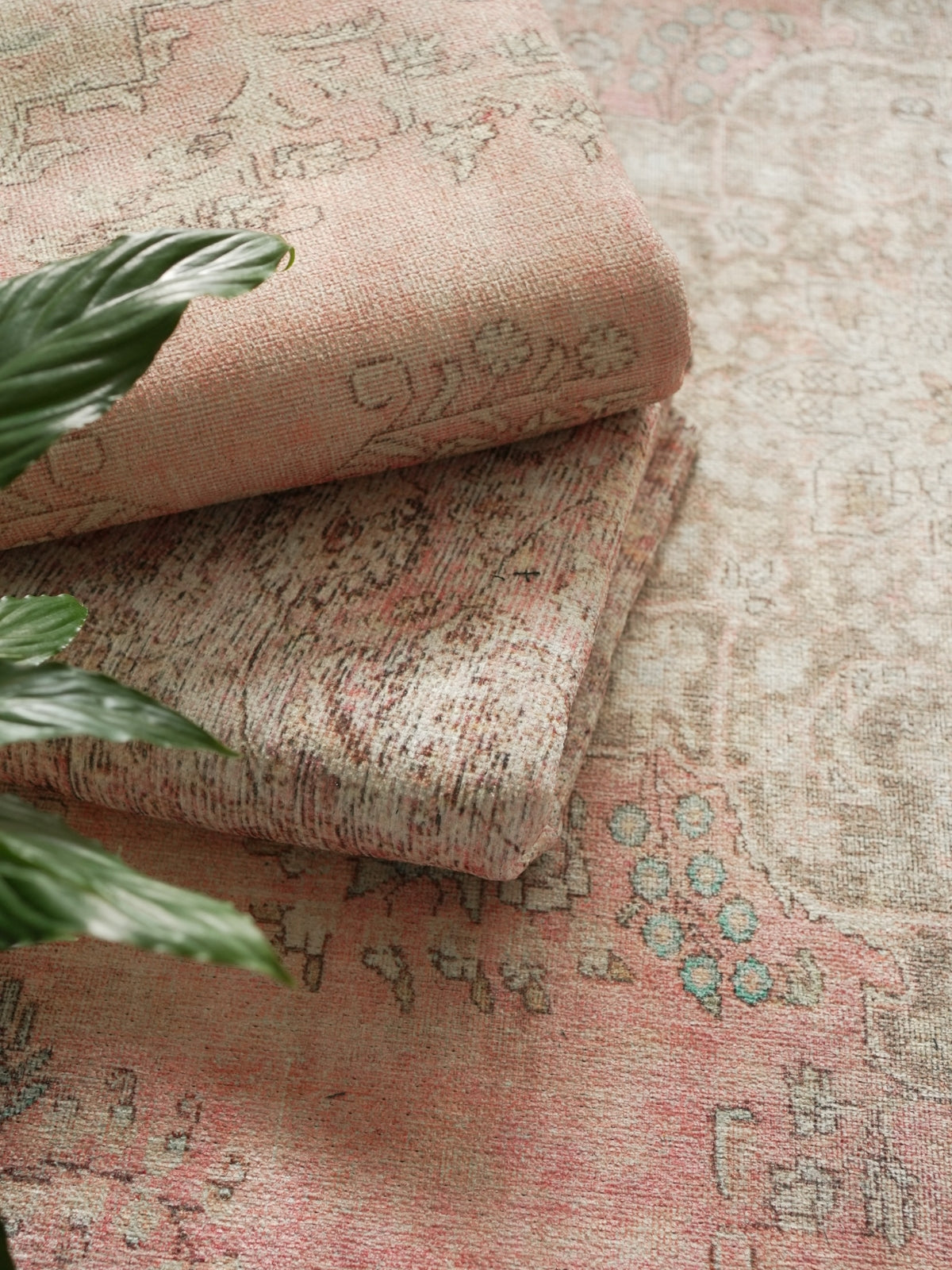 Vintage rug Iclal Vera