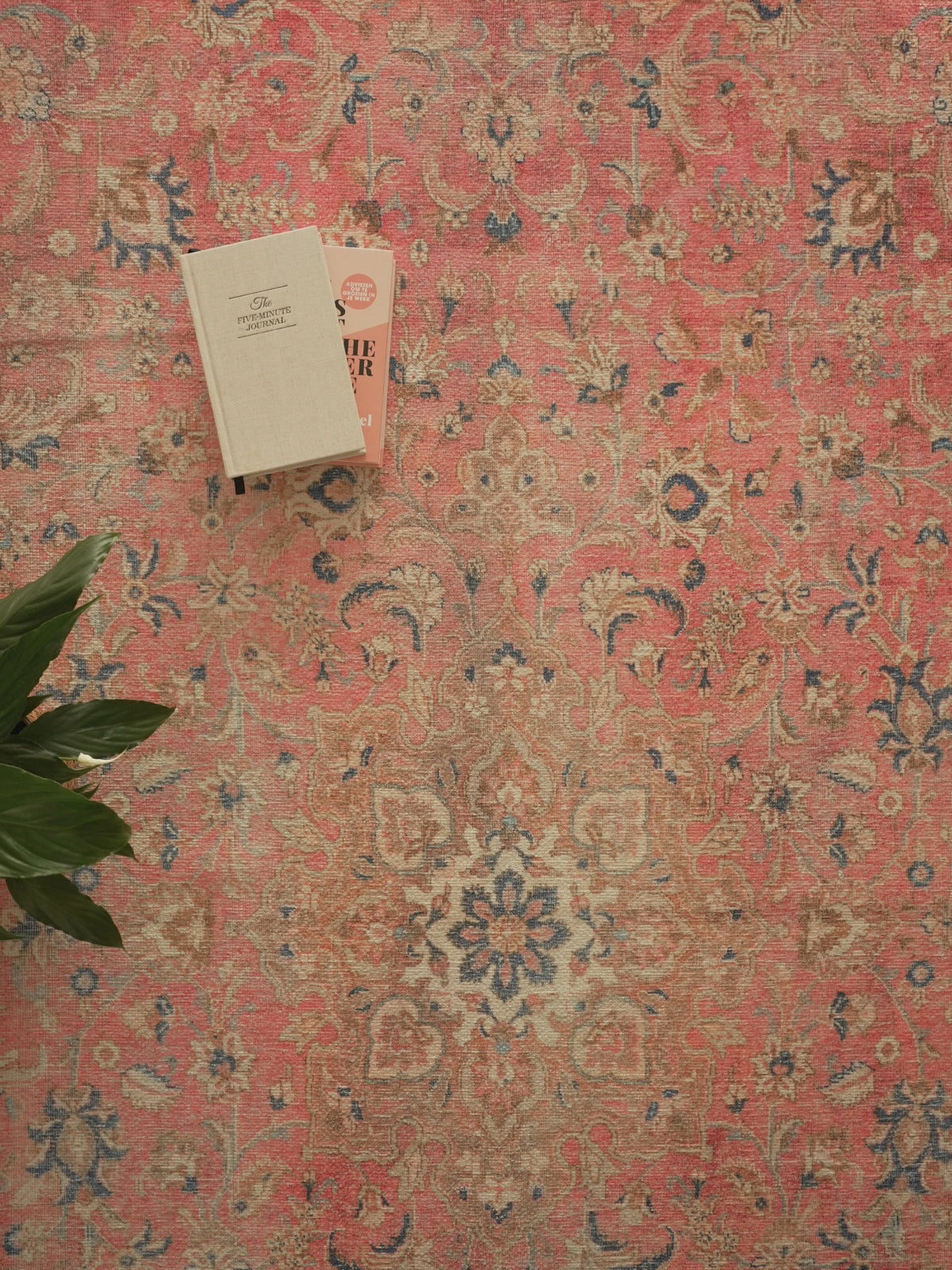 Vintage rug Hacer Vera