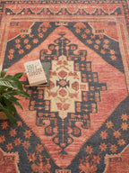Vintage rug Peri Vera
